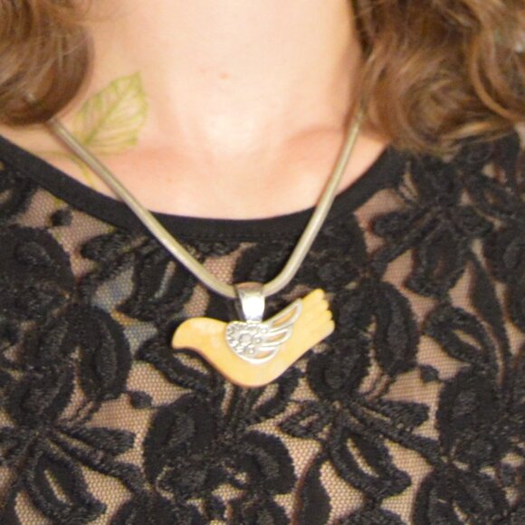 Vintage Carved Stone Bird Pendant with Heavy Sterling Silver Box Chain Necklace - Picture 1 of 6